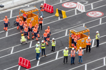 Terminal.- Un grupo de trabajadores en sus labores cotidianas en el puerto de Posorja.