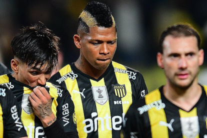 Billy Arce, jugador ecuatoriano de Penarol, tendrá nuevo entrenador.