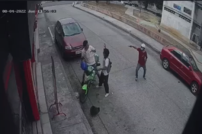 Cámaras de seguridad de un local cercano grabaron el robo