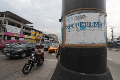 Valla publicitaria calusurada en la Av. Tanca Marengo Agencia (ag-extra)