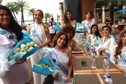Parte de las candidatas a Reina de Guayaquil