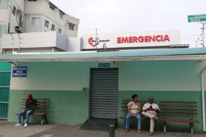 Estado. La joven madre permanece bajo cuidados intensivos, pues también tenía cortes en el cuello.