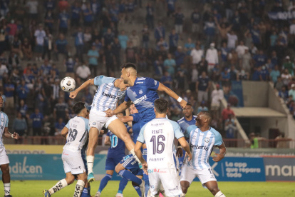 Varias empresas de pronósticos deportivos auspicias a equipos de la LigaPro.