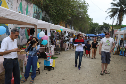 Familias enteras de Urdenor se hicieron presentes ayer.