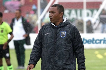 Juan Carlos García, exentrenador de 9 de Octubre, es uno de los candidatos para asumir las riendas de Orense.