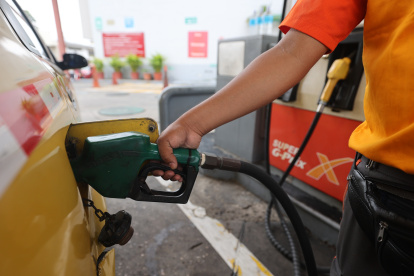 Una gasolinera de Guayaquil esperó el nuevo combustible el pasado lunes 8 de agosto.