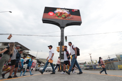 Valla publicitaria calusurada en la Av. Tanca Marengo Agencia (ag-extra)