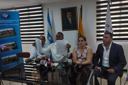 La mañana de este jueves, organizaciones sociales y un movimiento político denunciaron un aparente conflicto de intereses en torno al presidente de la Junta Electoral del Guayas.