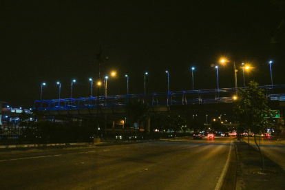 Efectos. Las luminarias se han colocado en zonas altas de los pasos.