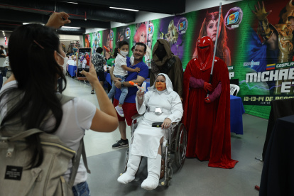 Los visitantes se tomaron fotografías con sus personajes favoritos.