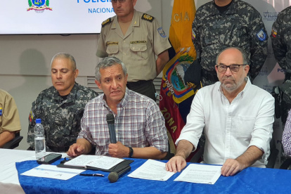 Rueda de prensa desde el Cuartel Modelo.