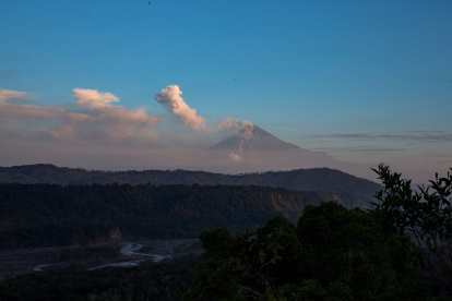 Vista del volcán Sangay, en una imagen de archivo.