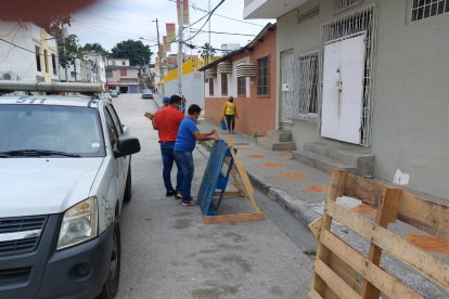 En Sauces 7. Se retiraron las estructuras que obstaculizaban el paso.