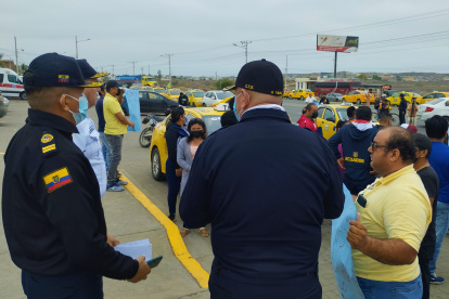 Los ciudadanos llegaron la tarde del lunes a la sede de la CTE para exponer, otra vez, sus quejas.