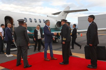 El presidente Guillermo Lasso viajó en su avión privado a Houston, en los EE.UU.