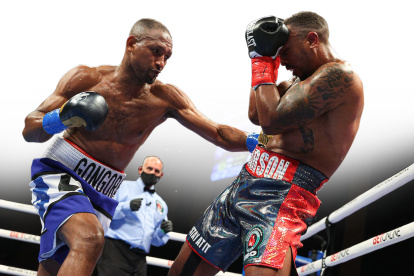 Desde 2015 el púgil ecuatoriano (i) se desempeña como boxeador profesional.