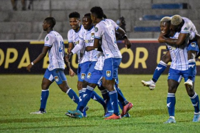 Los jugadores de 9 de Octubre tienen un mejor rendimiento en la Copa Ecuador. En LigaPro no han podido despegar.