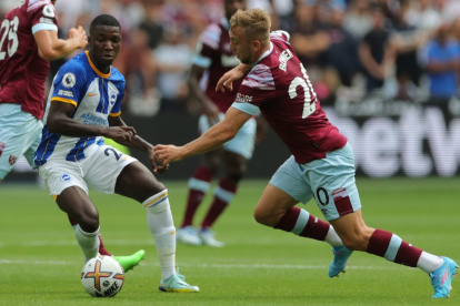 Moisés Caicedo volvió a equilibrar la zona medular del Brighton.