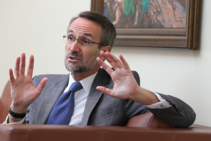 06-06-2022-Entrevista Roberto González al presidente del Banco Pacífico