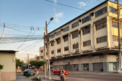 La situación se repite entre las calles  Asisclo Garay y Colon.