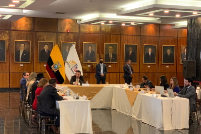 La primera reunión estuvo presidida por el presidente del legislativo, Virgilio Saquicela.