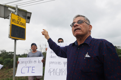 Puerto Inca. Los denunciantes se quejan al filo de la carretera