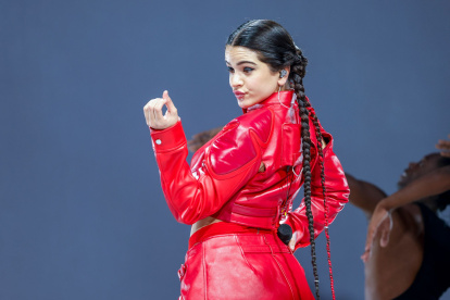 Rosalía en una de sus presentaciones.