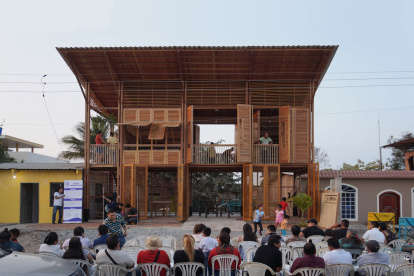 La Comuna. Es una casa, pero también lugar de trabajo. Su emplazamiento se ubica en Huaquillas (El Oro).