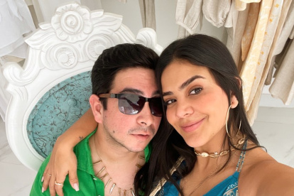 La presentadora Michela con su novio Emilio Terán.