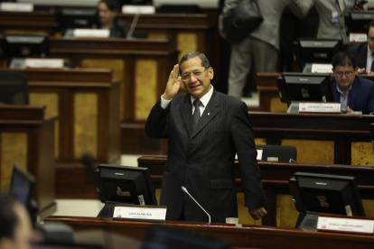 El legisladora Luis Almeida participó de la reinstalación de la sesión del pleno 790.