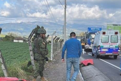 Los militares murieron atropellados.