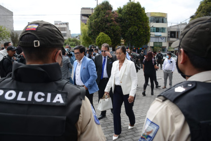 La asambleísta Guadalupe Llori de camino a la audiencia del lunes pasado.