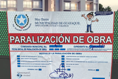 Sello con el que el Municipio da orden de paralizar la obra.