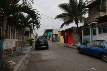 Los explosivos dejaron daños en varias viviendas y vehículos