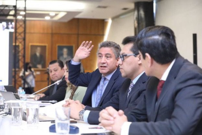 El presidente de la Asamblea, Virgilio Saquicela, advirtió que el juicio puede durar hasta dos días por la cantidad de procesados.