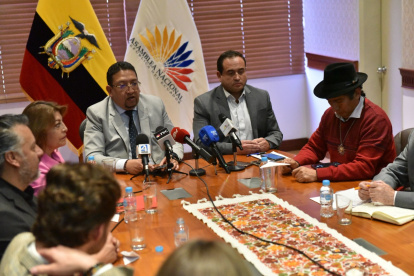 Virgilio Saquicela recibió al viceministro Homero Castanier que subroga a Francisco Jiménez.