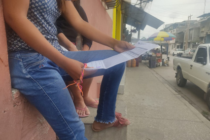 La madre asegura que una mujer que intentó ayudarla le ofreció agua y eso hixo que perdiera el conocimiento