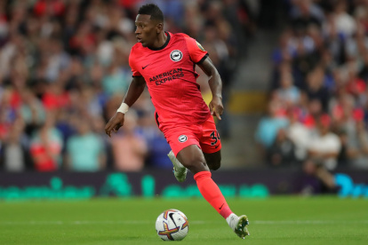 Pervis Estupiñán fue estelar en el duelo contra Fulham y tuvo responsabilidad en los tres goles del partido.