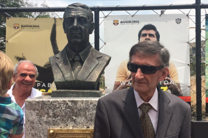 Xavier Paulson, presidente de Barcelona, en uno de los homenajes por su labor en el Ídolo.