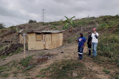 Producto del tiroteo, un grupo de agentes que hacía controles en la zona ejecutó un operativo en la zona
