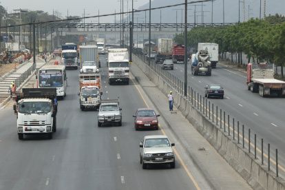 EN LA VIA PERIMETRAL OCURRIO UN ACCIDENTE DE TRANSITO DONDE FALLECIO UNA NIÑA DE 3 AÑITOS EN TODA LA AVENIDA NO HAY CONTROL POR PARTE DE A.T.M 31 DE AGOSTO DEL 2022 GUAYAQUIL-ECUADOR