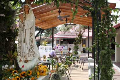 Jardín de Fátima. Abrió el 28 de abril de este año. Está ubicado en un área abierta. Atiende de martes a domingo, en dos horarios: de 09 a 13:00 y de 15:30 a 21:00. En Entre Ríos.