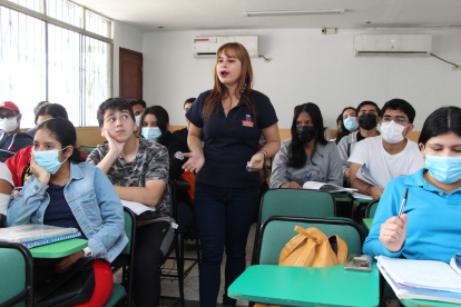 Un grupo de graduados en años anteriores se ha preparado en el grupo preuniversitario Hawking para volver a rendir el test Transformar.