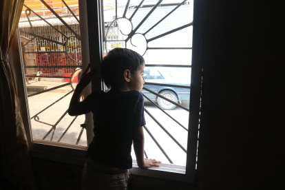 Nicolás, de 4 años, tiene varios meses con una masa en un ganglio y fiebres continuas que angustian a su madre.