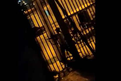 Armas. En un video que se hizo viral se observa el armamento que utilizan durante las balaceras.