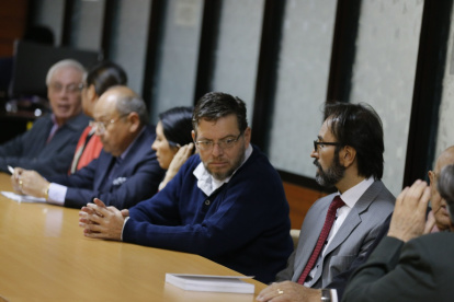 Oferta. En enero el exministro de Electricidad ofreció pagar parte de la reparación integral con un vehículo usado.