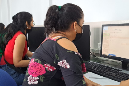 La Universidad de Guayaquil fue una de las sedes habilitadas para recibir a los inscritos para que rindan la prueba.