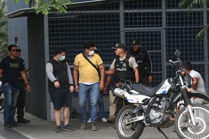 Personas investigadas en un caso de tráfico de drogas.