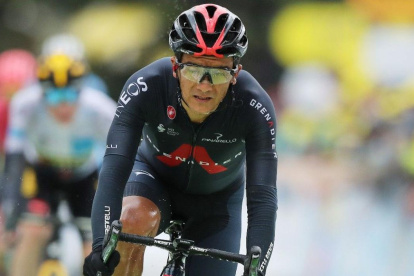 Richard Carapaz se alista para la etapa 14 de alta montaña en la Vuelta a España.