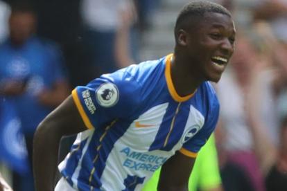 Moisés Caicedo celebra el gol que anotó al minuto 15 y que sirvió para la remontada del Brighton